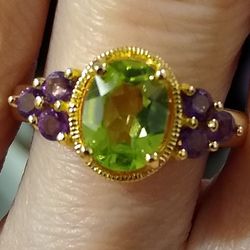 So Lovely 😍🆕 Genuine Gemstone 18k Yellow Gold Ring Size 6! 🍇💍