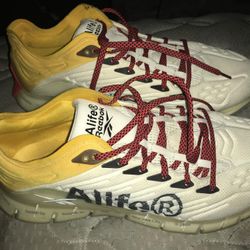 Reebok Sneakers