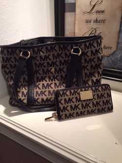 Michael Kora purse w wallet