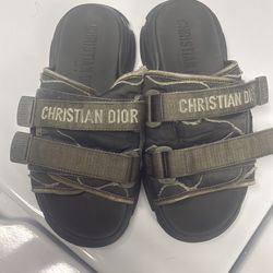 Chirstian Dior slides  size 7-10