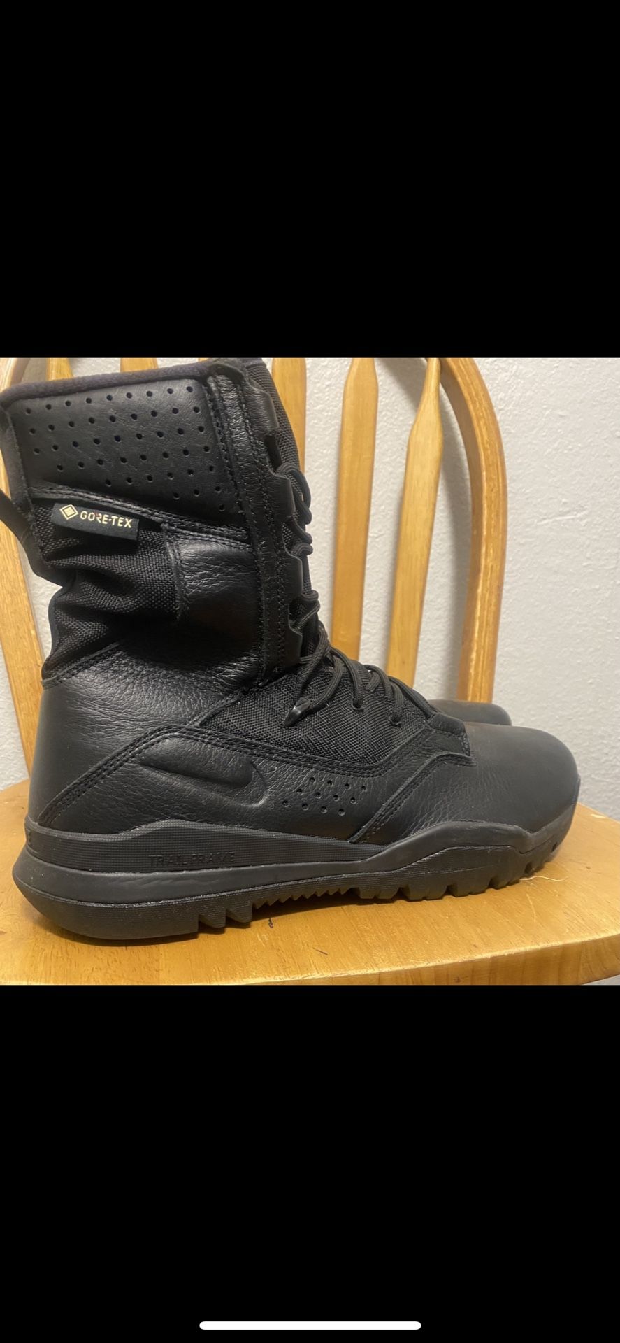 Size 12 Black Nike Boots