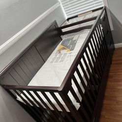 Graco Crib With Drawers And Changing Table 