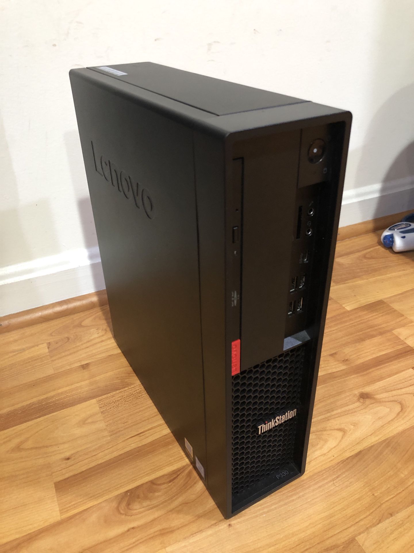 Lenovo ThinkStation P330 Desktop PC