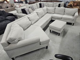 Gray Emerson Sectional by Havertys w/ Ottoman – Retail $5,000+