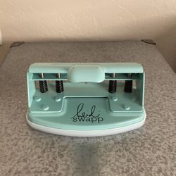Heidi Swapp Hole Punch