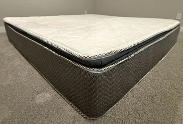 King size pillowtop mattress (14 inch thickness)
