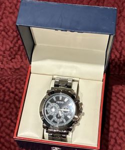 New Men’s Izod Watch For Sale