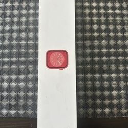 Apple Watch Series 8 45mm Red Aluminum. 