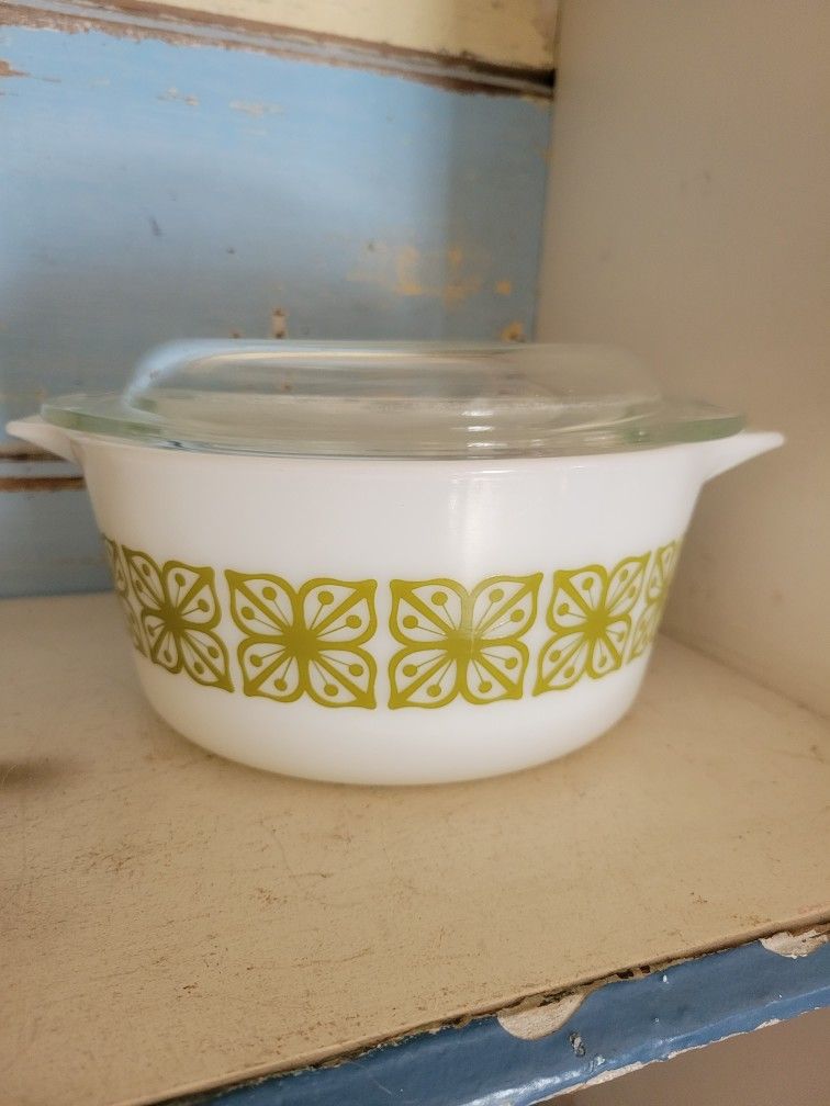 Vintage Mid Century Pyrex Green Verde Square Flowers 1 Qt Casserole Dish w/Lid