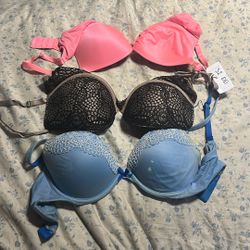 3 Victoria’s Secret DD Bras