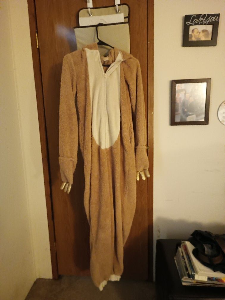 Adult Sloth onsie. Size Medium 8-10