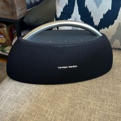 Harman Kardon Go Play like new