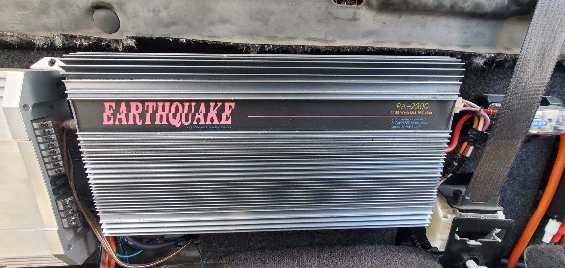 Old School Stereo: Amps that RumbleEarthquake PA-2040c