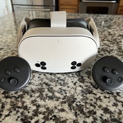 Meta Quest 3S 128GB Like New With Controllers And Headset 