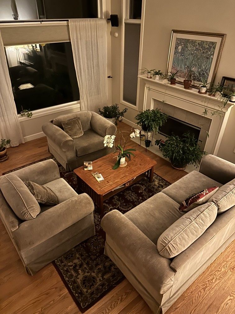 ๐ Cozy Green Velour Living Room Set โ Couch, 2 Chairs & Ottoman โ Comfy & Stylish! ๐