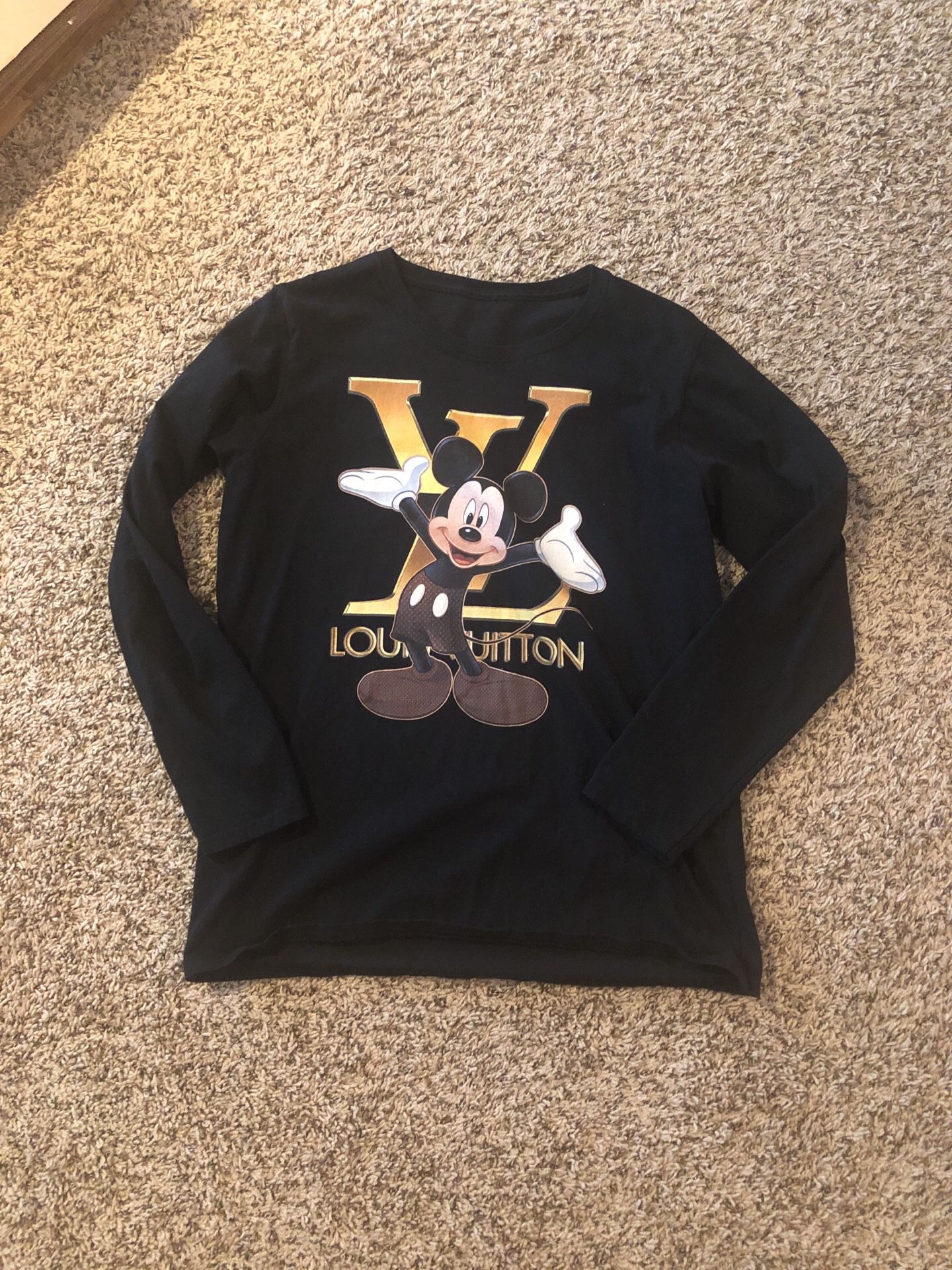 Bootleg Louis Vuitton long sleeve (small)