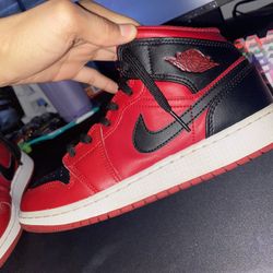 Air Jordan 1 Mid Banned 