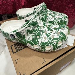 NEW  Crocs Classic Duke Print Clog Shoes, size 7 Women