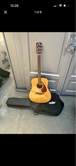 Yamaha F335 Acoustic Guitar Natural