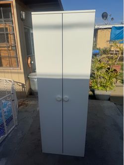 Wardrobe closet