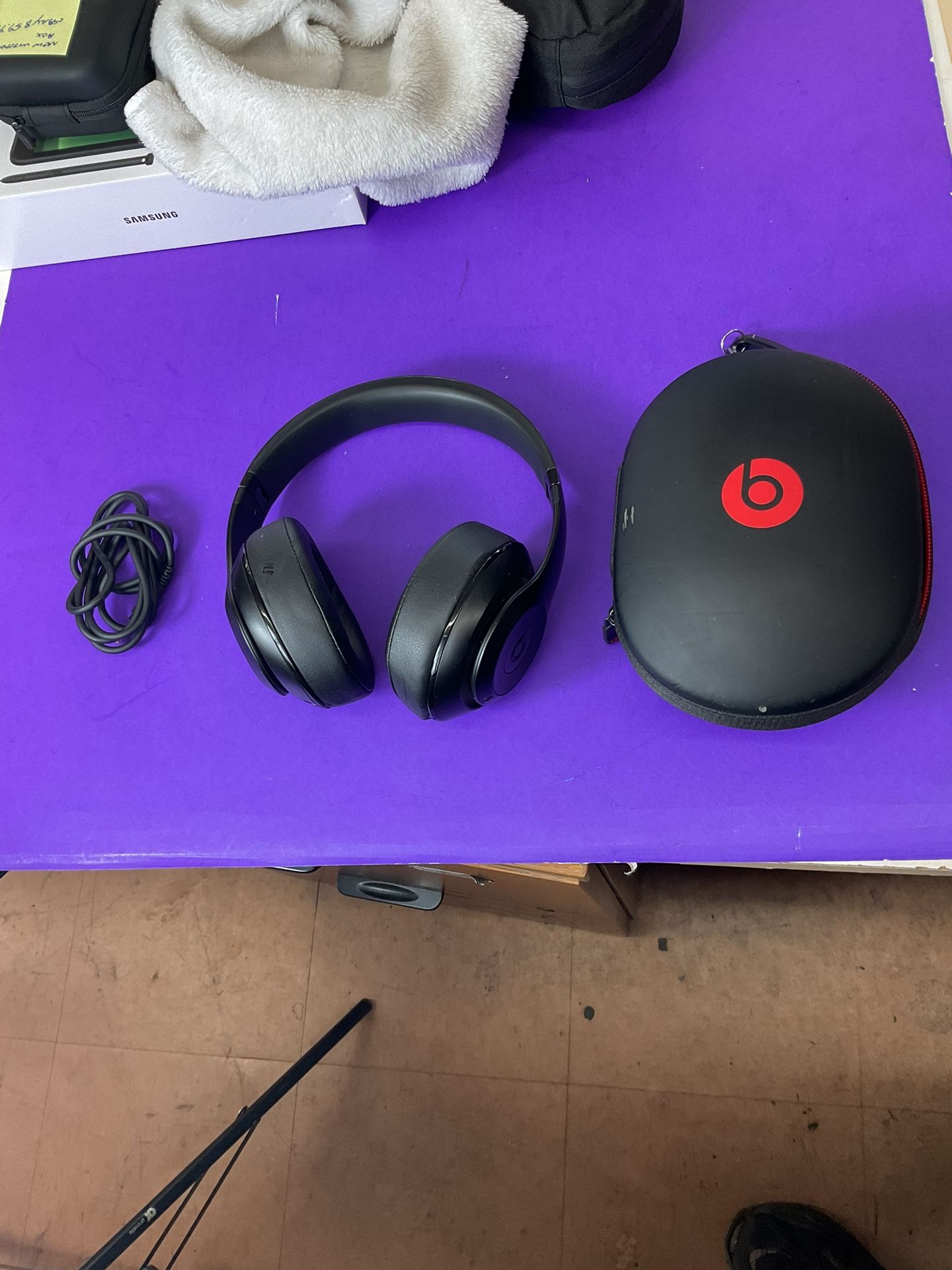 Beats Studio 2 Wireless Headphones – Model B0501 – Premium Sound