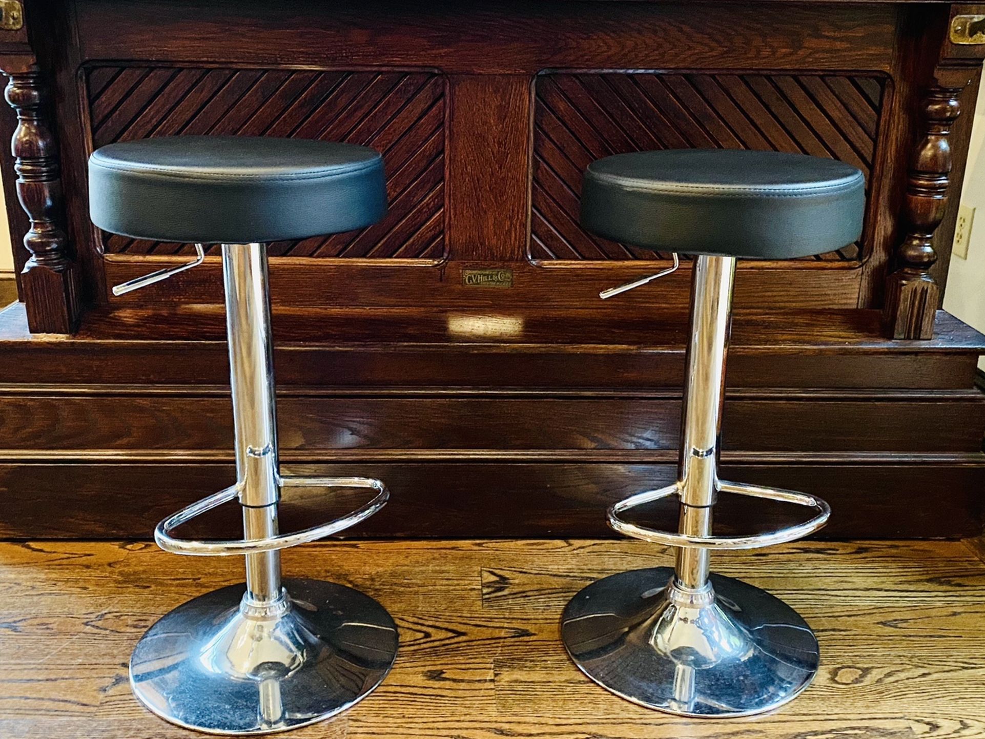 Modern height adjustable bar or a counter stools