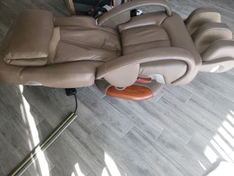 Sharper Image HT270 Massage chair