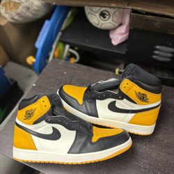 Air Jordan 1 Yellow Toe 