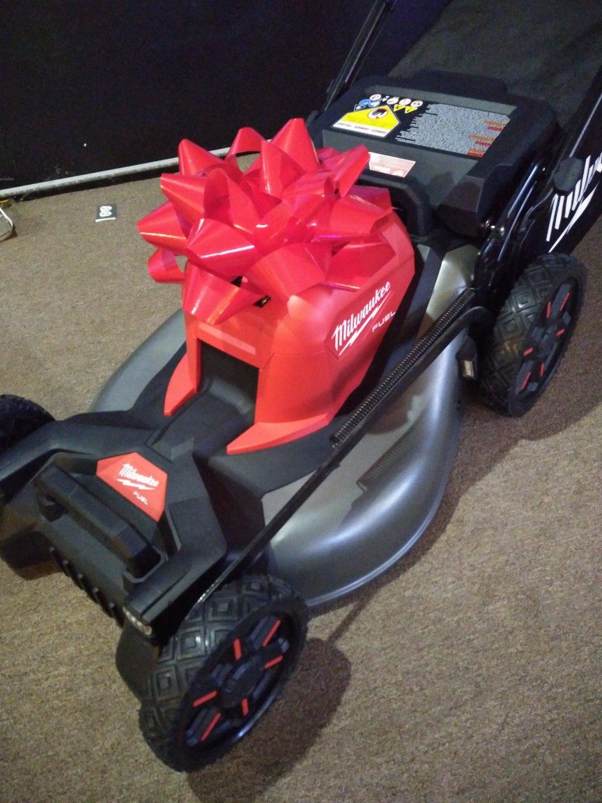 New Milwaukee M18 Fuel Lawn Mower