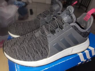 Women Shoes Sell Different Price 