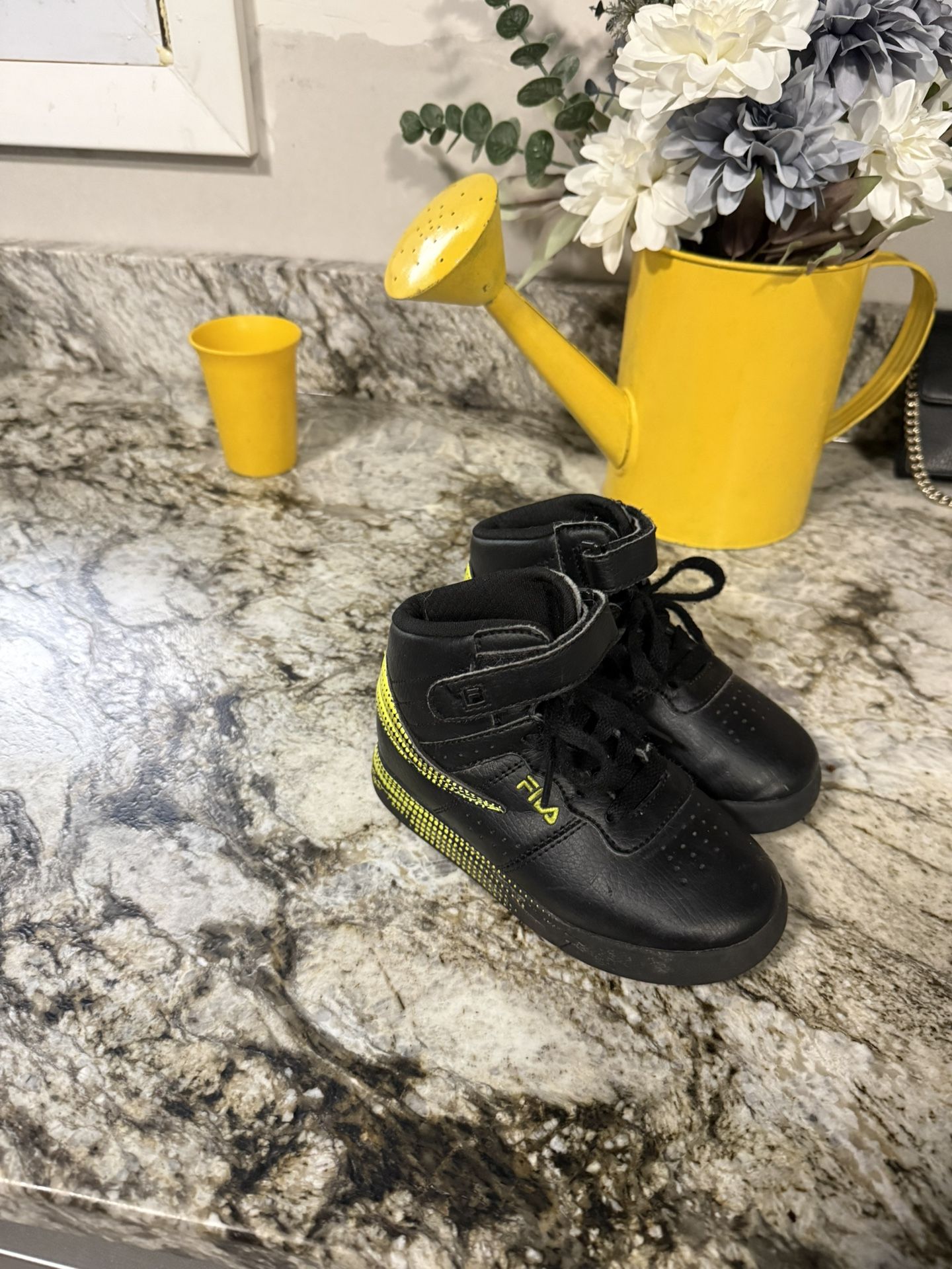 Fila Black & Yellow Kids High-Top Sneakers size 10 Check More Picture 