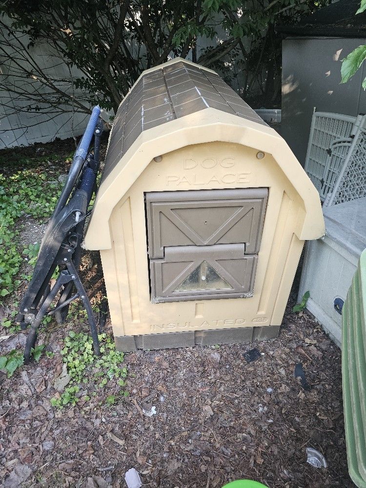 Price Is Firm.. Super Large Dog Palace Dog House