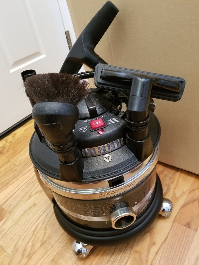 NEW cond FILTER QUEEN 360SS VACUUM WITH COMPLETE ATTACHMENTS , AMAZING POWER SUCTION , WORKS EXCELLENT , IN THE BOX