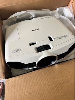 PowerLite Home Cinema 5030UB 2D/3D 1080p 3LCD Projector
