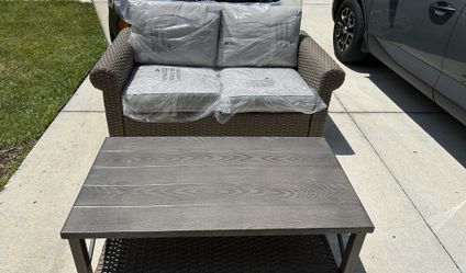 Patio Set With Umbrella 