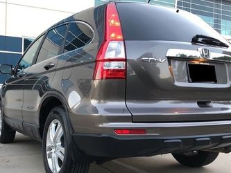 Beautiful Mini SUV - One owner Honda crv 2010