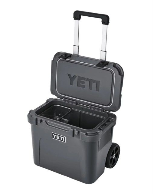YETI ROADIE 32 WHEELED COOLER