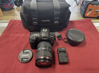 Canon EOS 5D Mark IV Full Frame Camera with EF 24-105mm Lens - PPSKN343929