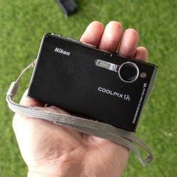 Nikon Coolpix S7c digital camera