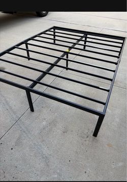 Quen bed frame sturdy