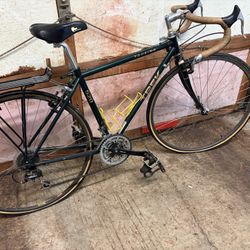 Bicycle TREK 520 touring from the 1980s or 1990s vintage