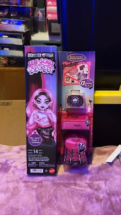 Monster High Self Scare Draculaura