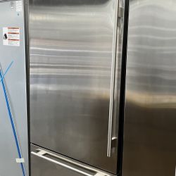 Subzero Bottom Freezer 36” Built In Stainless Steel Refrigerator 