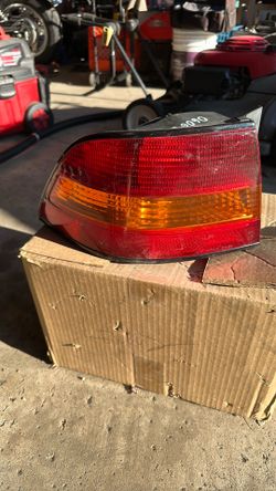 1999 Lexus ES 300 Left taillight - EOM