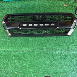 2019 Toyota Tacoma grill