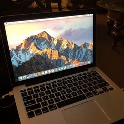 MacBook Pro 13.3 in. 2015 (256 gb)