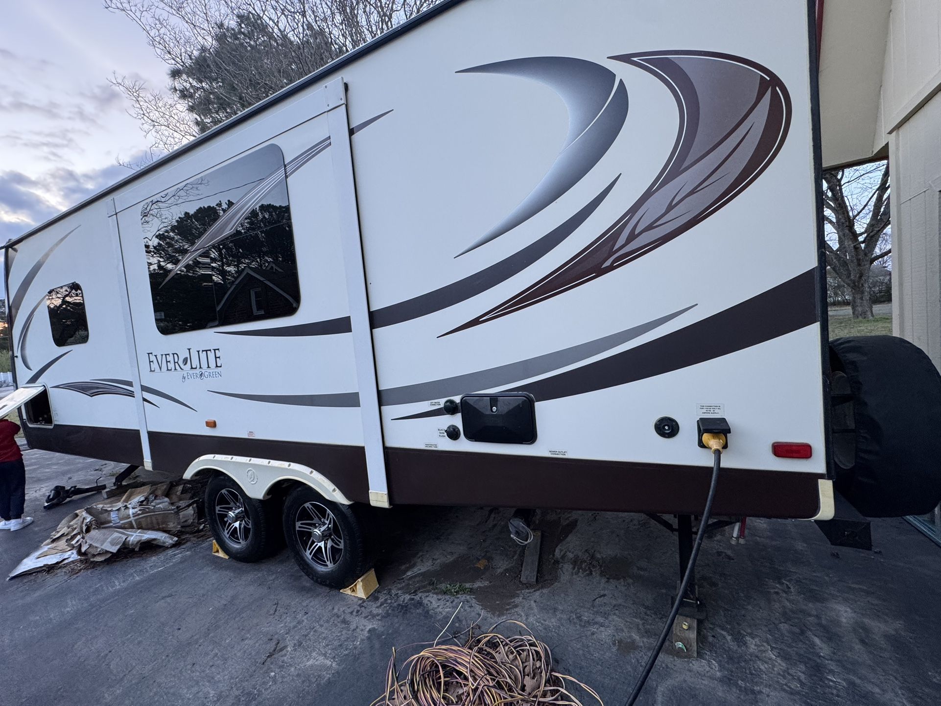 2015 Everlite  By Evergreen Camper