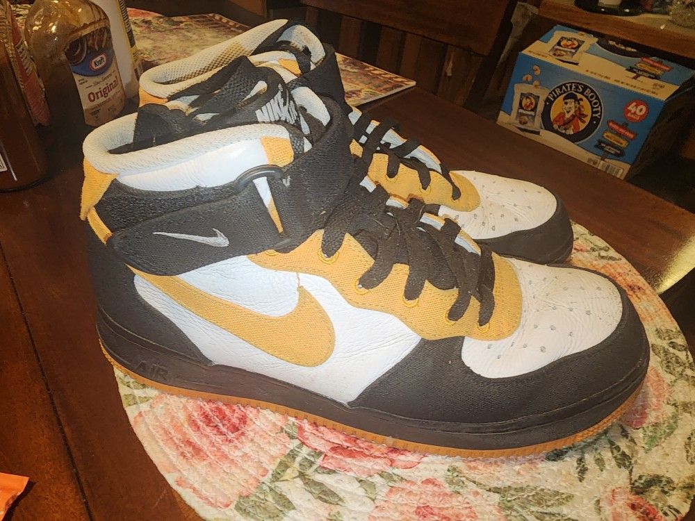 Mens AF1 SIZE 10.5 MENS