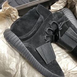 Adidas Yeezy Triple Black 750 size 8 100% Authentic