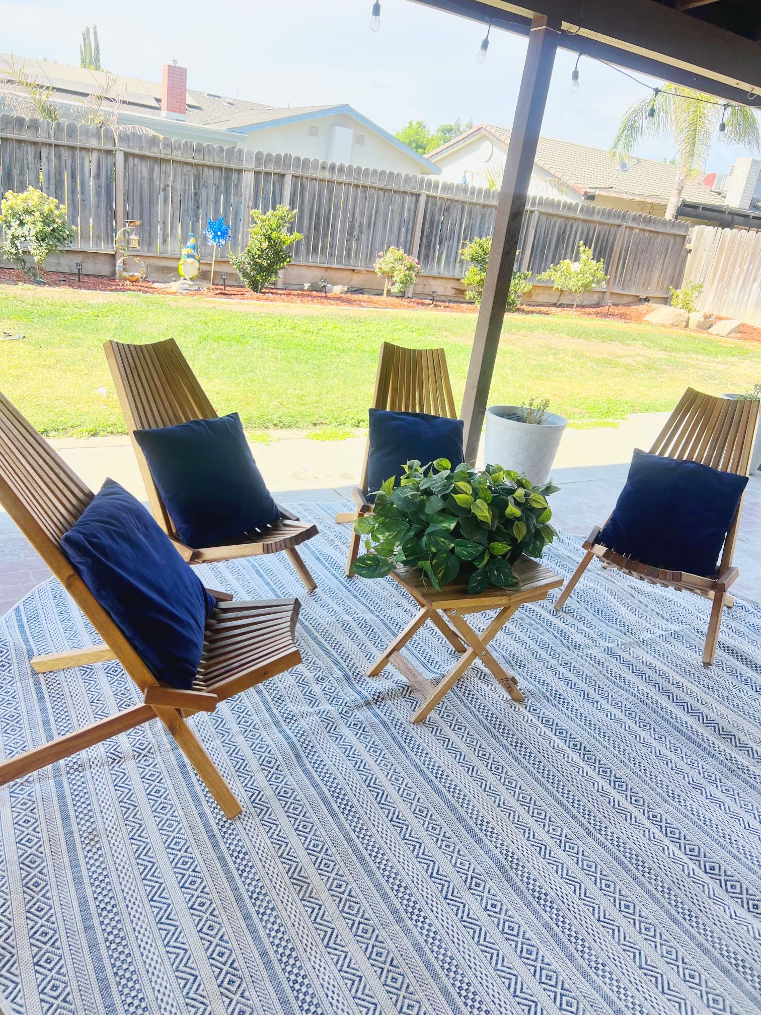 Outdoor Patio Set With Rug